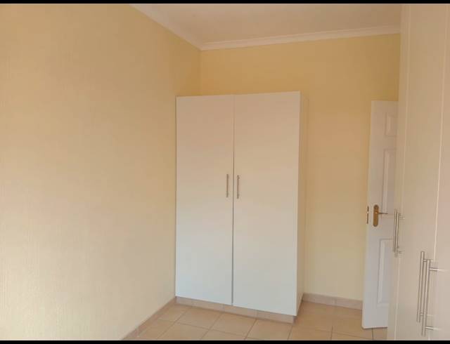 2 BEDROOM SECTIONAL TITLE FOR SALE IN GREENHILLS